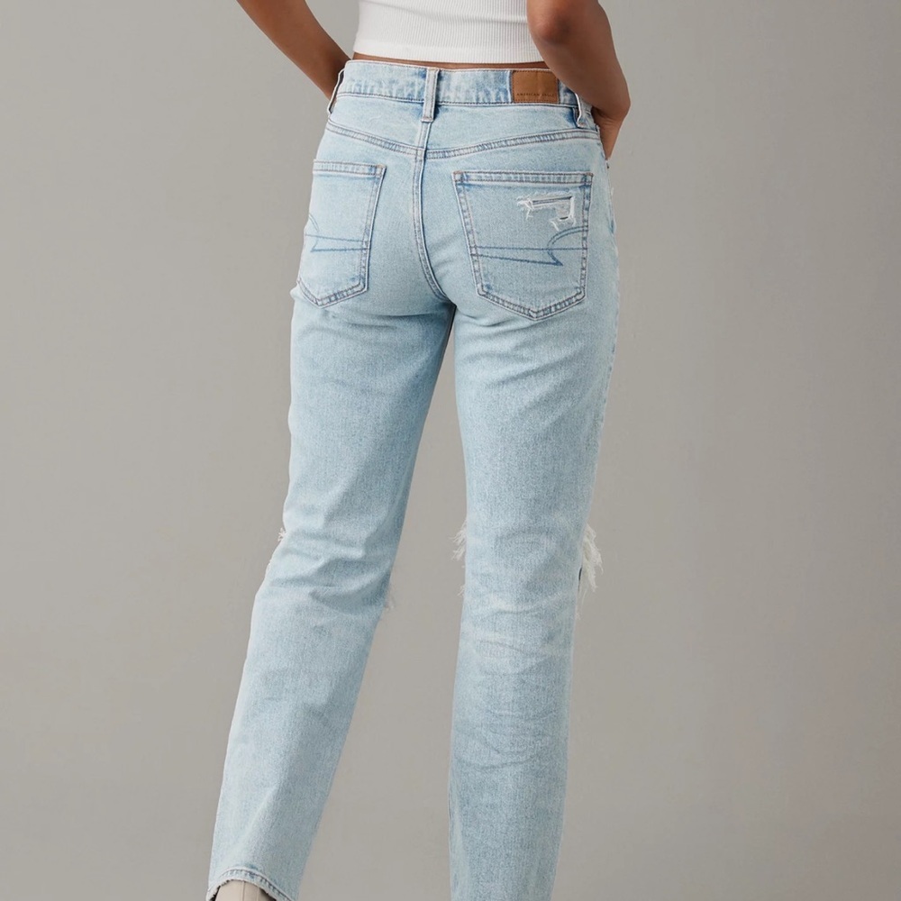 American Eagle Outfitters Light Blue Ripped Straight Leg Jeans - Picture 3 of 14